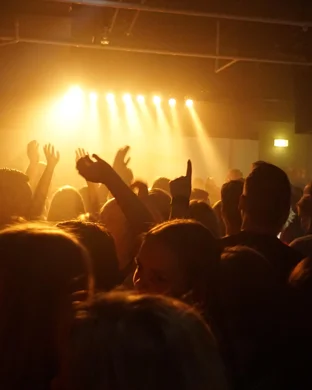 Candlelight: 90s Hip Hop on Strings